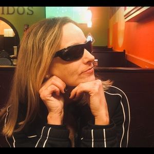 Ray ban Polarized black sunglasses Great condition